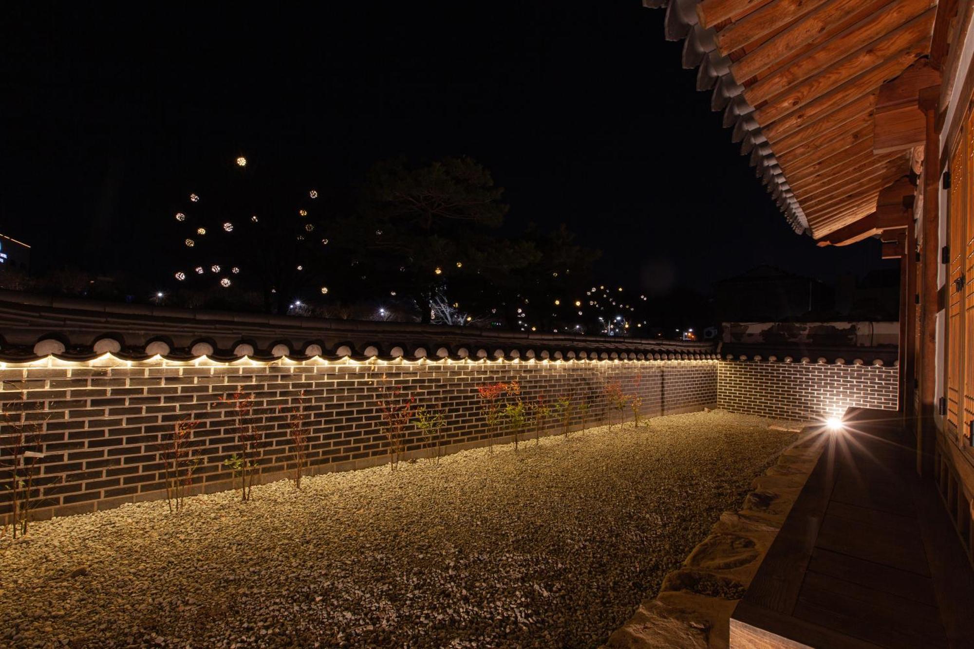 Cheong-Yeon, The Korean Traditional House Hanok In Jeonju Hanok Village Exterior foto